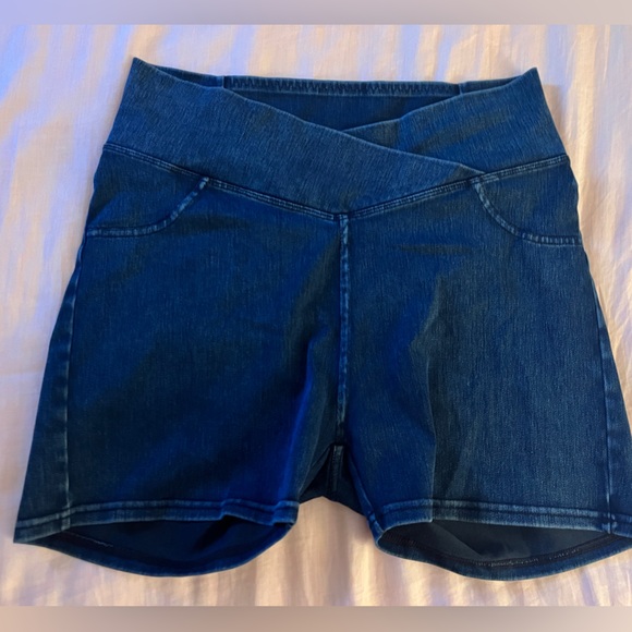 Halara High Rise Crossover Waist Denim Shorts - Blue - Large - Picture 1 of 4